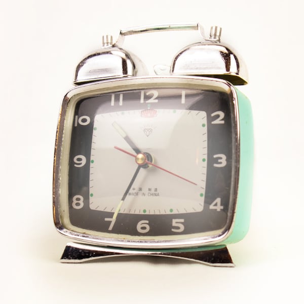 Vintage Shanghai ZuanShi Watch Factory - 1970's Mechanical Alarm Clock