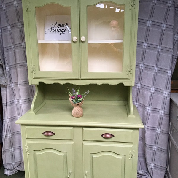 Vintage Style Farmhouse Dresser