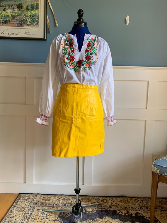 Vintage 1980s yellow genuine leather lined skirt h
