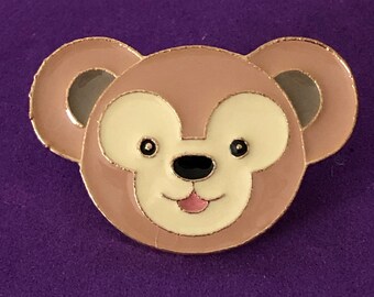 Broche en émail Duffy. Badge de caractère Disney.