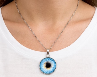 Op maat gemaakte ketting met fotohanger iris – Gepersonaliseerde oogsieraden – Gemaakt van jouw foto