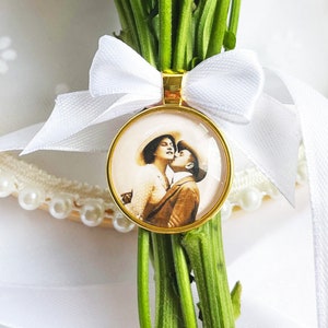 Bridal Bouquet Charms with photo and bow, wedding bouquet charm, memorial wedding gift, photo charm for wedding bouquet, Gift box