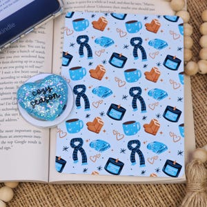 Kindle Insert and Phone Grip Bundle - 2 Piece Set - Cozy Winter