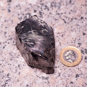 Elite Shungite 1 stone, 40-45 grams, for water purification, genuine shungite from Karelia Healing and Protection