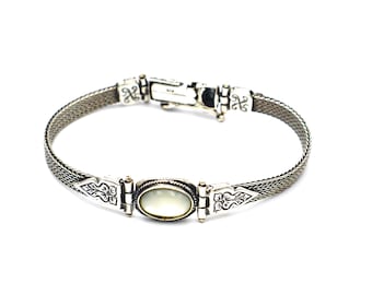 Greek bracelet with mother of pearl gemstone