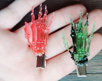 Skelett Hand Haarspangen • Gothic Punk Haarschmuck • Spooky Stocking Stuffer