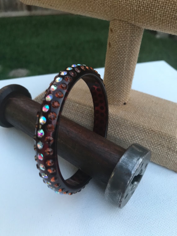 Retro plastic studded bangle bracelet