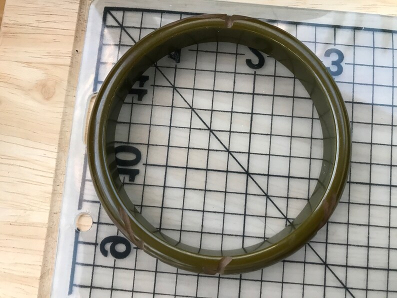 Vintage bakelite jewelry lightly craved dark green bangle bracelet
