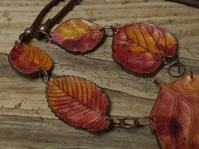 N081 Unique ladies necklace made of genuine leather Leather leaves