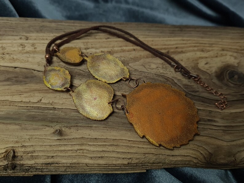 N081 Unique ladies necklace made of genuine leather Leather leaves