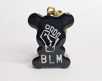 Black Lives Matter Bär Resin Teddybär Schlüsselanhänger handgefertigt und handbemalt