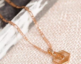 Gold Padlock Necklace, Gold Figaro Padlock Pendant, Padlock Choker Necklace, Gold Link Lock Layering Necklace, Gifts for women Christmas