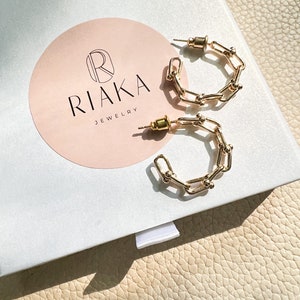 Chunky gold link chain earrings, Gold Hoop Earrings, Curb Chain Hoops, Bold Earrings, Thick hoop earrings, Minimalist earrings, medium hoops