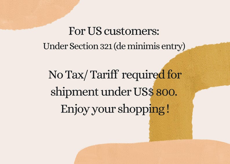 Pode incluir: Texto sobre um fundo p&ecirc;ssego e dourado com o texto "Para clientes dos EUA: De acordo com a Se&ccedil;&atilde;o 321 (entrada de minimis) N&atilde;o &eacute; necess&aacute;rio imposto/tarifa para remessas abaixo de US$ 800. Aproveite suas compras!"