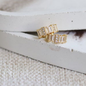 Boucles d&#39;oreilles huggie en zircone cubique, créoles pavées d&#39;or, boucles d&#39;oreilles CZ en or, petites créoles câlins avec diamant, clous quotidiens délicats, créoles minimalistes
