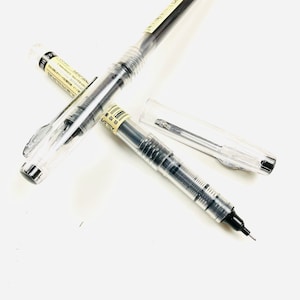 TRANSPARENT 0.5mm gel pen