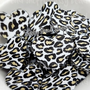 20mm Leopard Heart Silcone Beads, Leopard Silicone Heart Beads, Cheetah Silicone Beads, Focal Bead, Valentine&#39;s Day Silicone Beads, Hearts