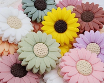 30mm Daisy Flower Silicone Focal Bead, 1–3 Count for Jewelry Making and Crafts
