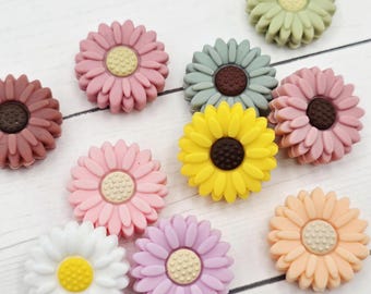 20mm Daisy Flower Silicone Focal Bead, 1–3 Count for Keychains, Beaded Pens and Wristlets