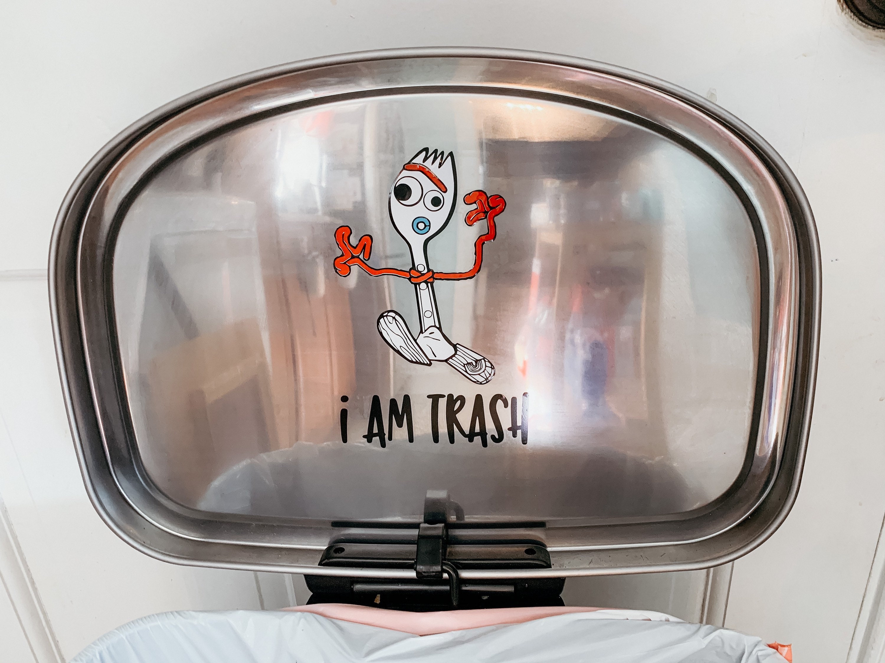 forky trash can