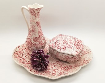James Kent Old Foley, Ensemble de vanité antique, Ensemble de coiffeuse, Chintz Chine, Ensemble de commode en porcelaine, Accessoires de coiffeuse, Rouge Rubis
