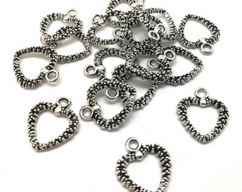 Charmes de cœur en argent, Pendentifs de cœur texturés, Amour de charme en argent tibétain, Pendentifs de charme de bracelet, Charms de fabrication de bijoux, Charms d’artisanat