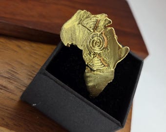 Adjustable ring in gilded bronze with the map of Africa - AFRICANITY
