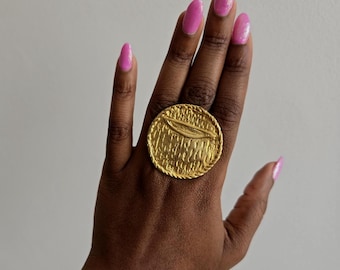 Adjustable textured gold-plated bronze ring - AHOU