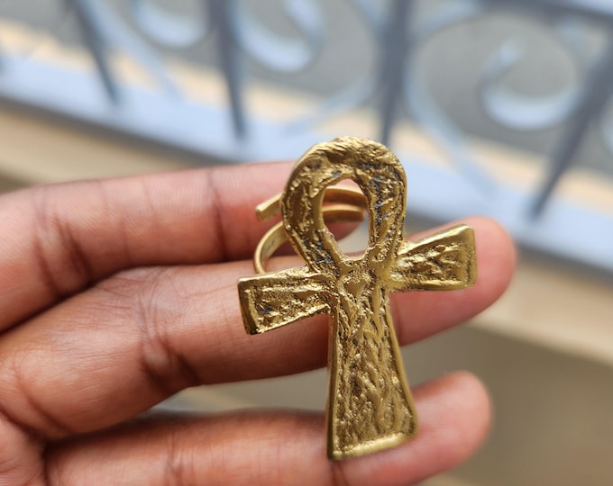 Adjustable ring in gilded bronze in the shape of an Ankh cross with hammered texture - Majestic ANKH