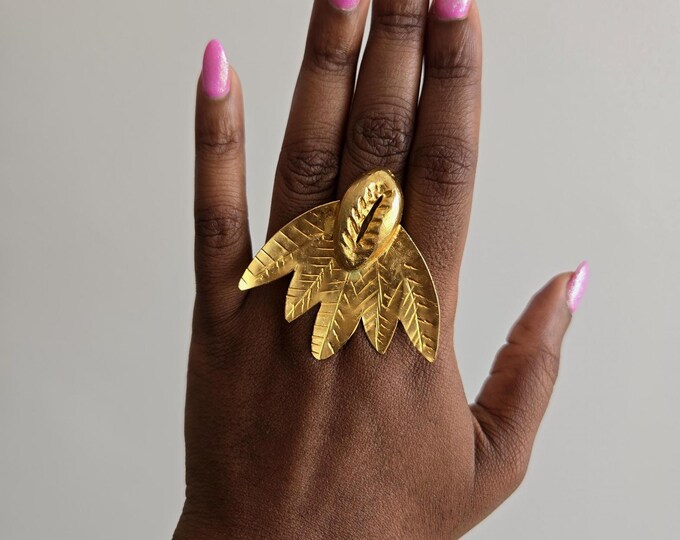 Adjustable shell ring (cowrie) in gold-plated bronze, Ethnic jewelry, African jewelry - SIKA