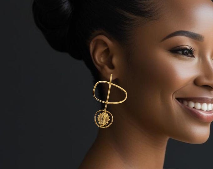 Gold-plated bronze earrings - Baoulé weight earrings - Authentic handmade craftsmanship - Ethnic jewelry - AFIAKÉ