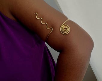 Gold-plated bronze spiral arm bracelet, armband style, handmade, arm cuff - BERA