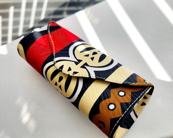 Hard glasses case with Wax fabric, Glasses protector with cowrie shells - HUA
