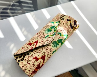 Hard glasses case with Wax fabric, Glasses protector with cowrie shells - HUA