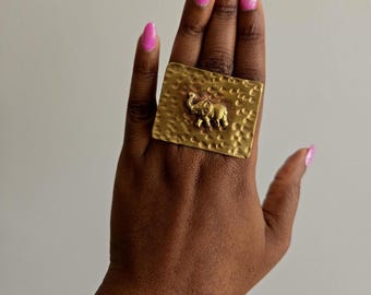 Bronze ring with elephant - Hammered texture elephant ring - Ethnic jewelry - Afro jewelry - SWUI LOVE