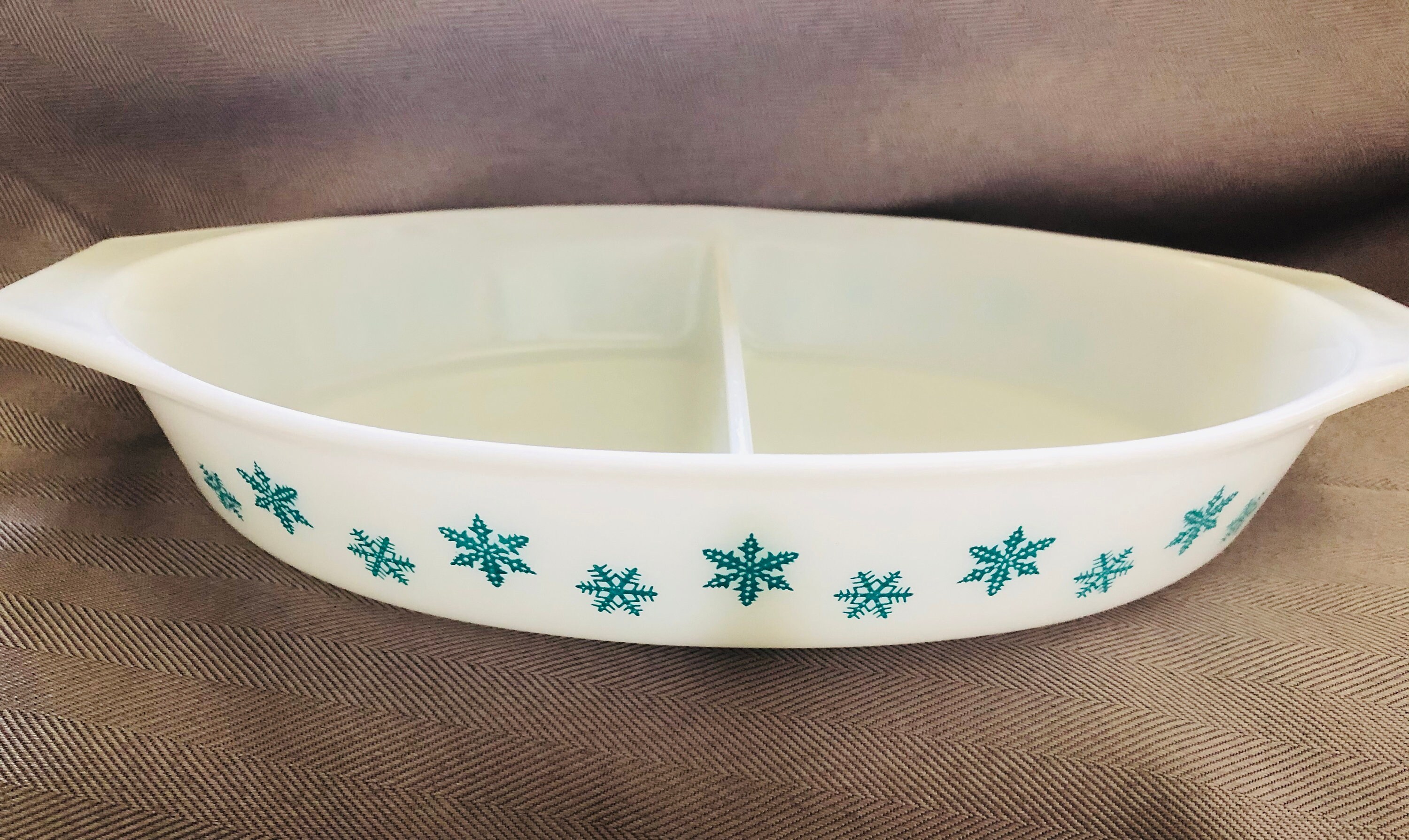 Vintage Pyrex snowflake pattern vegetable divided dish Etsy
