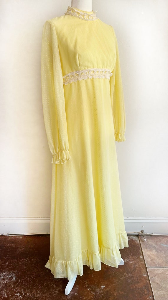 Vintage 1970s 70s Yellow Dotted Swiss Lace Trim M… - image 3