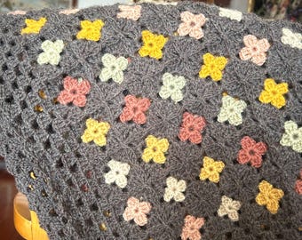 Manta de ganchillo cuadrada de la abuela, manta bohemia hecha a mano, manta afgana floral, decoración del hogar estilo cottagecore, manta de regazo de ganchillo