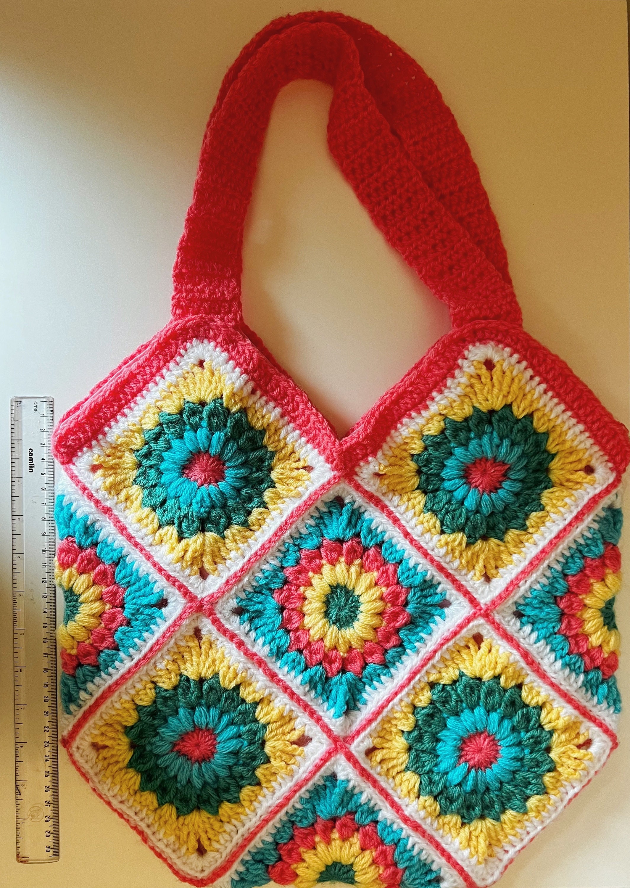 ★FILLINTHEBLANK★ Fish Crochet Bag ivory Fish Bag- How would I go about making this fish bag I saw on