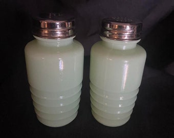 Vintage Jeanette Glass Jadeite Salt & Pepper Shakers