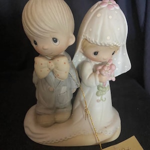Precious Moments Figurine &quot;The Lord Bless You and Keep You&quot;