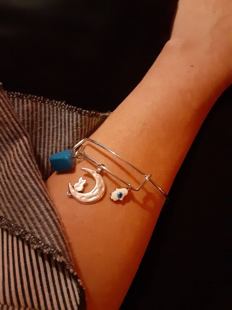 Cuffcharm bracelet stainless steel cat and moon with polished blue howlite and white hasma charm