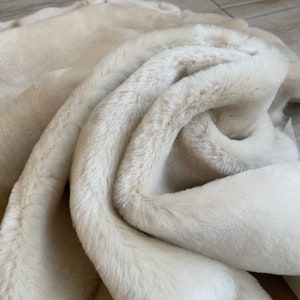 Genuine sheepskin ,upholstery leather,fur floor rug,Home Decor,short fur shearling sheepskin,real sheep fur,chair cover,100x70 cm,3,3x2,3 ft