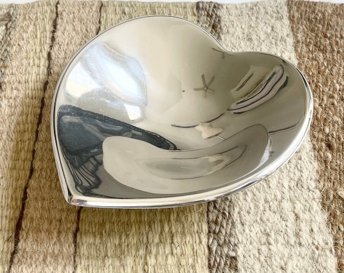 Sculptural Nambe Silver Dish Bowl Catchall New Mexico Native American Art Heart Shape Trinket Dish Hallmarked 2004 Nambe 765