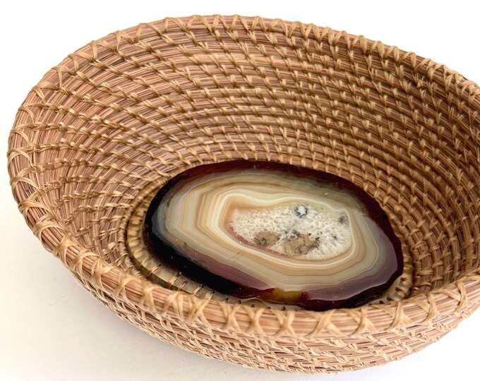 Natural Agate Geode Basket Bowl Handmade Handwoven Oval Basket with Natural Stone Slab Base Brown Beige White Neutral Minimalist Home Decor