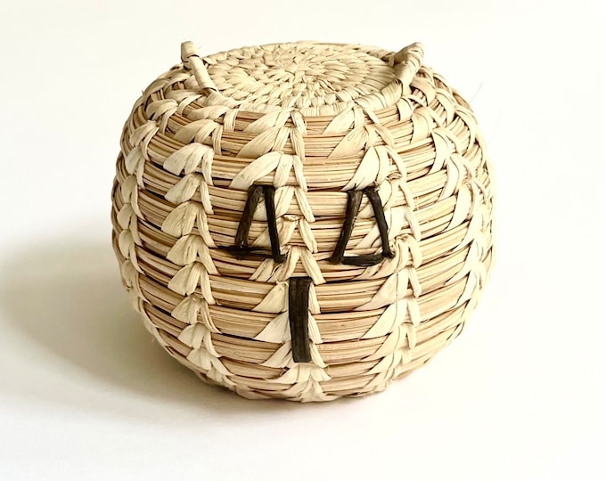 Tiny Signed Tohono O'Odham Basket Southwest Native American Papago Small Size Owl Bird Figure Original Paperwork Decorative Basket