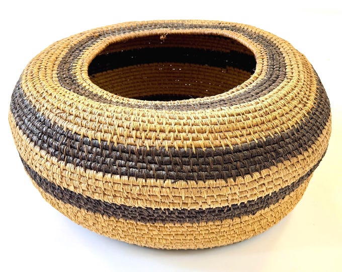 Large 17"  Round Basket Bowl Vintage Artisan Handwoven Sturdy Basket Neutral Earth Tone