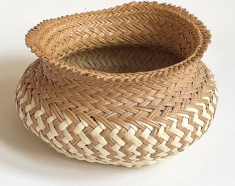 Handmade Basket Bowl Pot Two Tone Beige Brown Weave Small Vintage Artisan Crafted Baskets