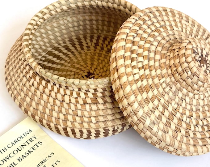 Vintage Charleston Sweetgrass Basket Finely Woven 9.5" Round Circle Lid Vintage American Gullah Folk Art Coastal Decorative
