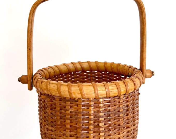 Vintage Nantucket Basket with Handle Small Handwoven Handmade Vintage Handwoven American Folk Art Coastal Home Decor